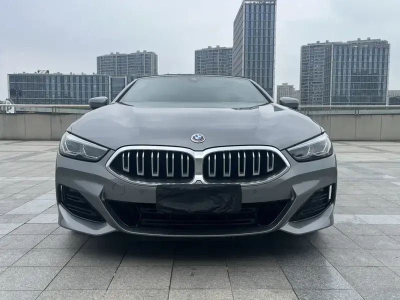 2022 BMW 8 серии с пробегом 8 000 км