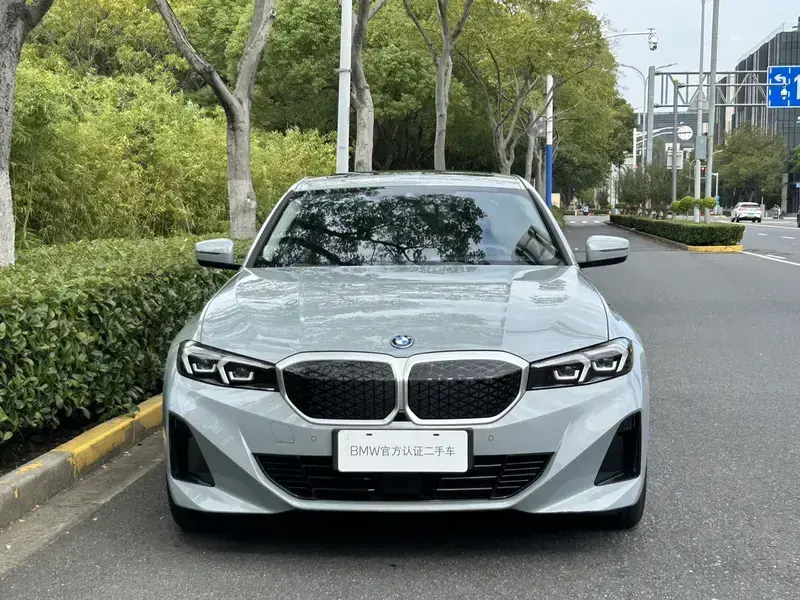 2025 BMW i3 с пробегом 12 300 км