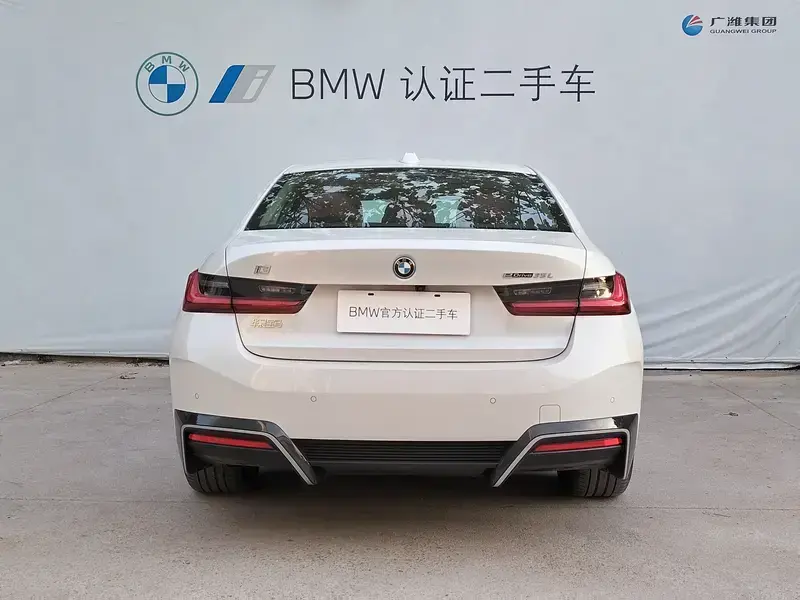 2025 BMW i3 с пробегом 31 000 км