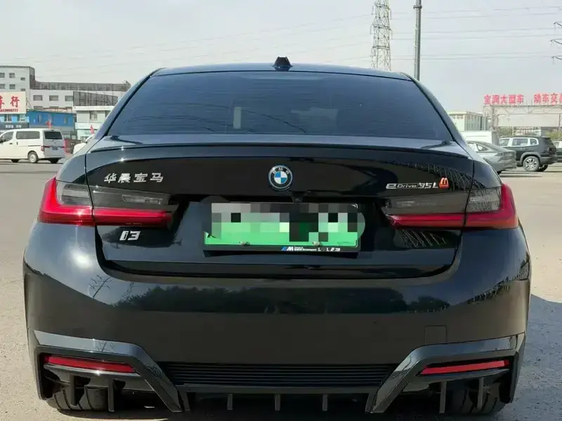 2023 BMW i3 с пробегом 70 000 км