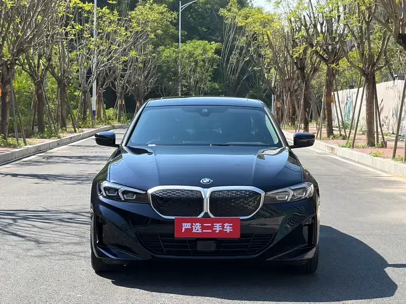 2026 BMW i3 с пробегом 10 000 км