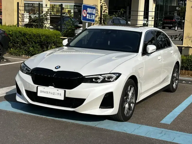 2025 BMW i3 с пробегом 31 000 км