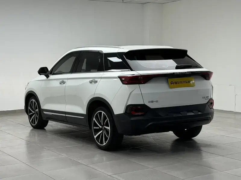 2020 Bestune T77 с пробегом 111 800 км