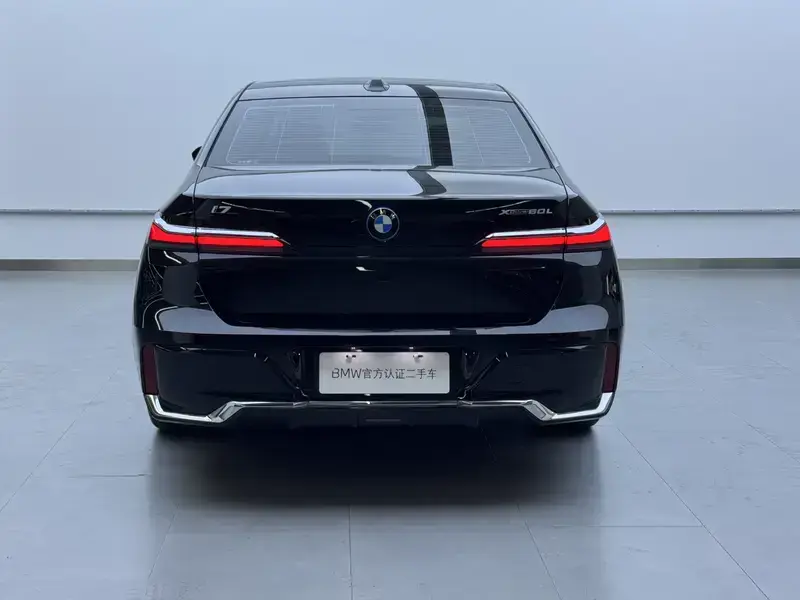 2023 BMW i7 с пробегом 26 000 км