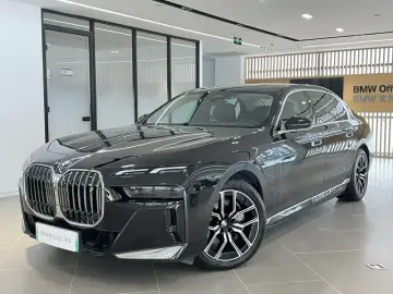2023 BMW i7 с пробегом 1 100 км
