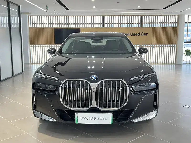 2023 BMW i7 с пробегом 1 100 км