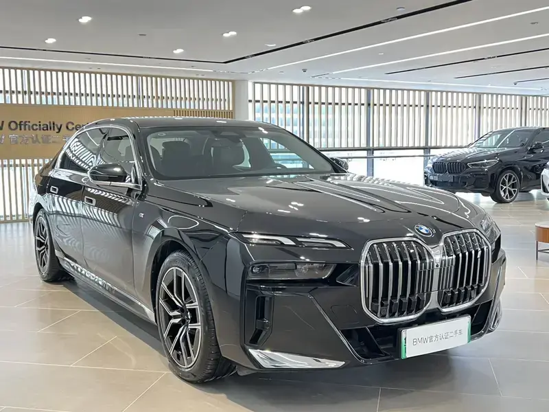 2023 BMW i7 с пробегом 1 100 км
