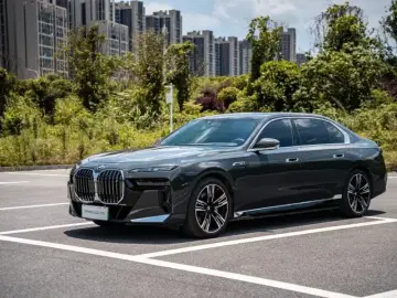 2023 BMW i7 с пробегом 58 000 км
