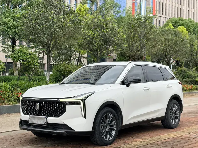 2022 Bestune T55 с пробегом 31 000 км