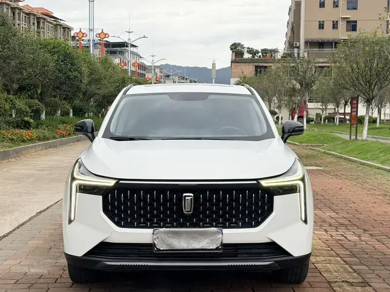 2022 Bestune T55 с пробегом 31 000 км