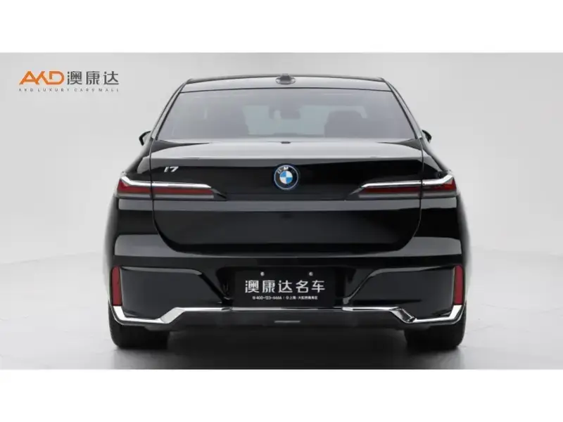 2023 BMW i7 с пробегом 18 900 км