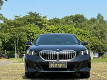2025 BMW 5 серии с пробегом 11 000 км