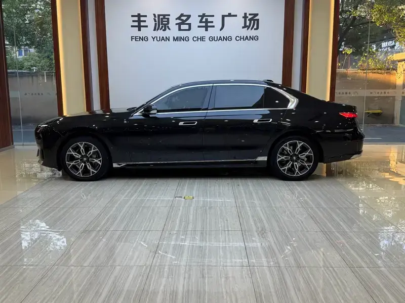2026 BMW 7 серии с пробегом 17 000 км