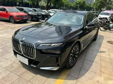 2023 BMW 7 серии с пробегом 45 600 км
