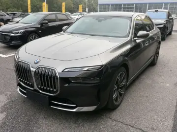 2023 BMW 7 серии с пробегом 54 000 км