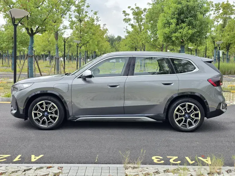 2023 BMW iX1 с пробегом 61 000 км