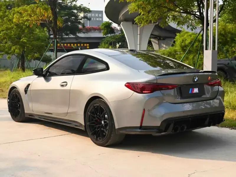 2024 BMW M4 с пробегом 10 000 км