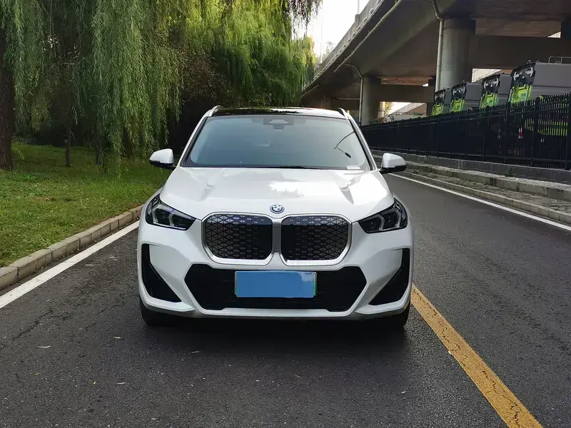 2023 BMW iX1 с пробегом 54 000 км
