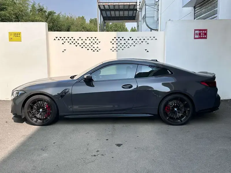 2024 BMW M4 с пробегом 12 200 км