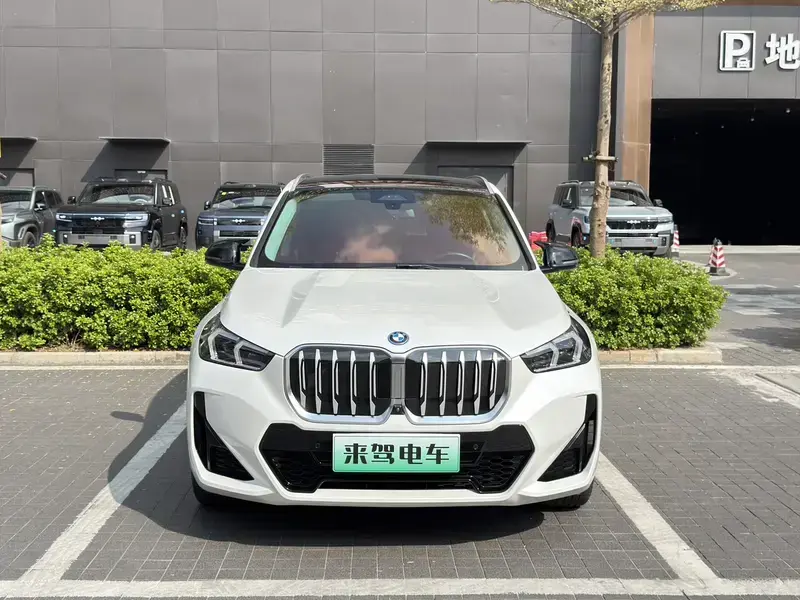 2023 BMW iX1 с пробегом 50 000 км
