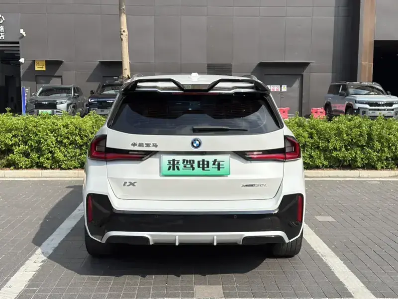 2023 BMW iX1 с пробегом 50 000 км