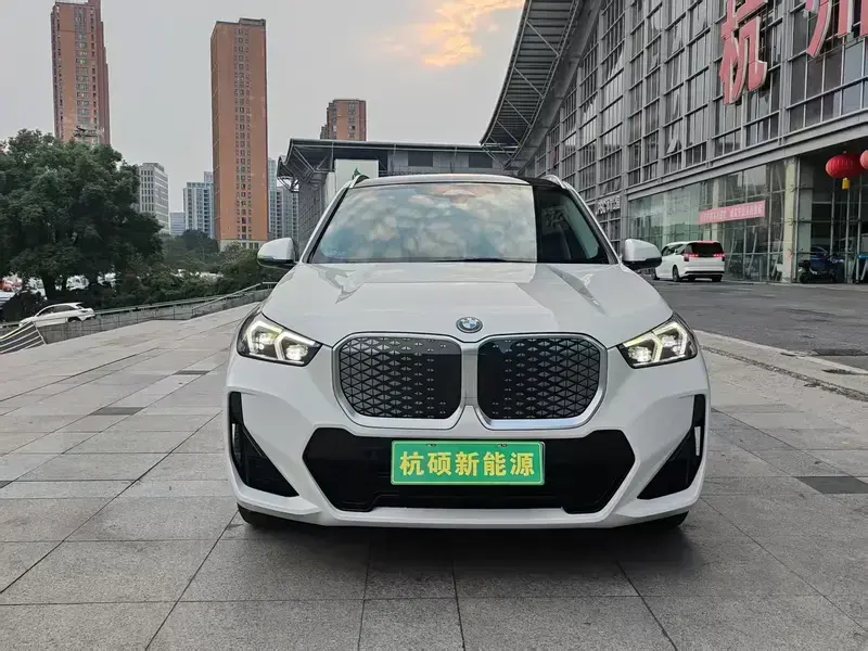 2024 BMW iX1 с пробегом 107 000 км