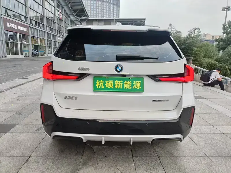 2024 BMW iX1 с пробегом 107 000 км