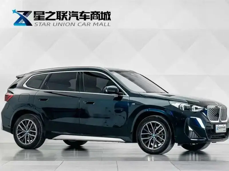 2024 BMW iX1 с пробегом 11 000 км