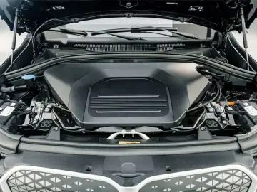 2024 BMW iX1 с пробегом 11 000 км