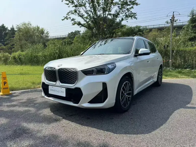 2025 BMW iX1 с пробегом 11 500 км