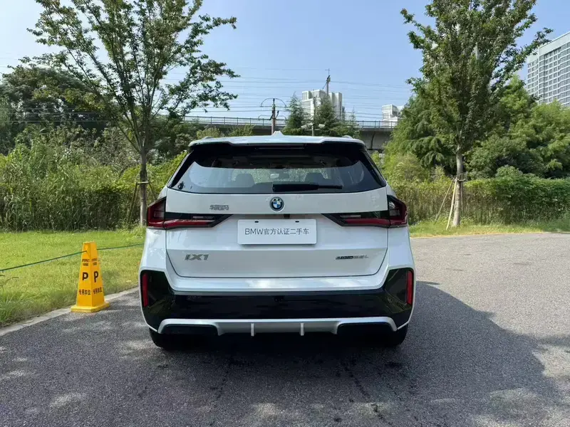 2025 BMW iX1 с пробегом 11 500 км