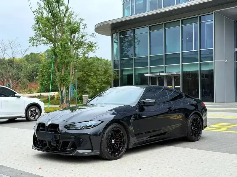 2024 BMW M4 с пробегом 8 000 км