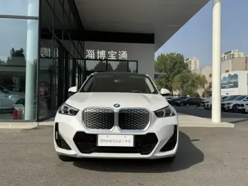 2025 BMW iX1 с пробегом 13 300 км