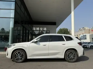 2025 BMW iX1 с пробегом 13 300 км