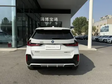 2025 BMW iX1 с пробегом 13 300 км