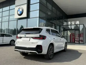 2025 BMW iX1 с пробегом 13 300 км