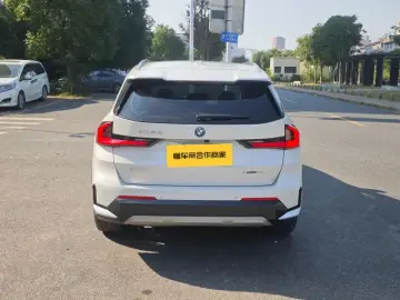 2023 BMW iX1 с пробегом 63 000 км