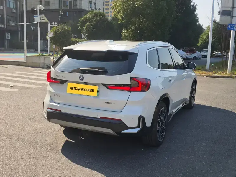 2023 BMW iX1 с пробегом 63 000 км
