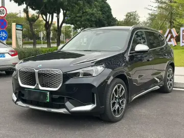 2023 BMW iX1 с пробегом 23 000 км