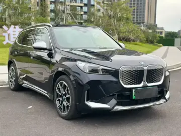 2023 BMW iX1 с пробегом 23 000 км
