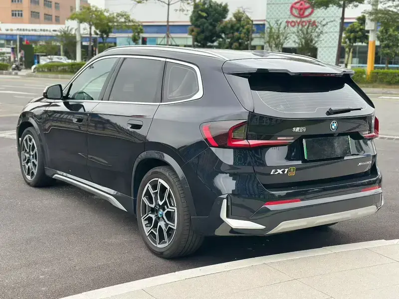 2023 BMW iX1 с пробегом 23 000 км