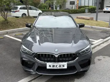 2022 BMW M8 с пробегом 33 000 км
