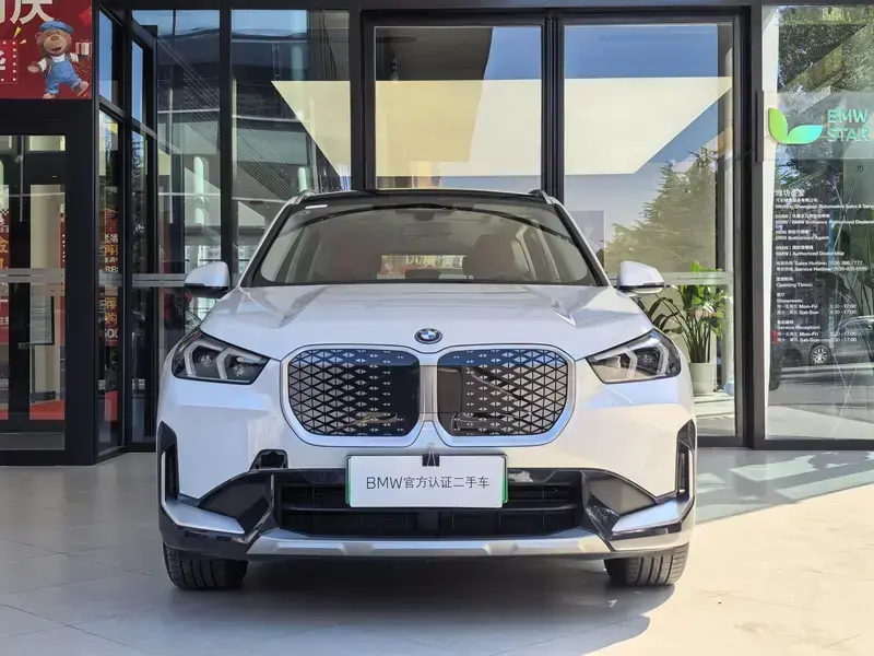 2025 BMW iX1 с пробегом 6 000 км