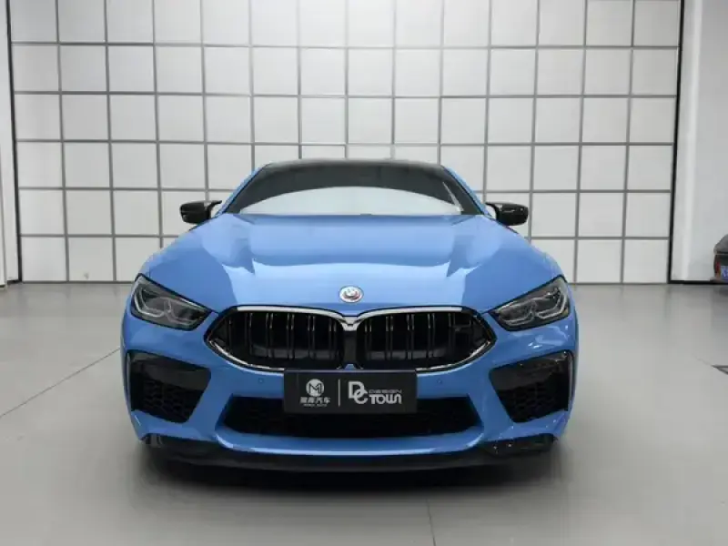 2022 BMW M8 с пробегом 2 200 км