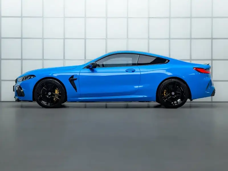 2022 BMW M8 с пробегом 2 200 км