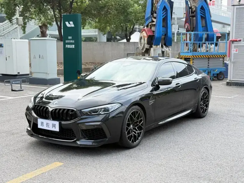 2022 BMW M8 с пробегом 30 200 км