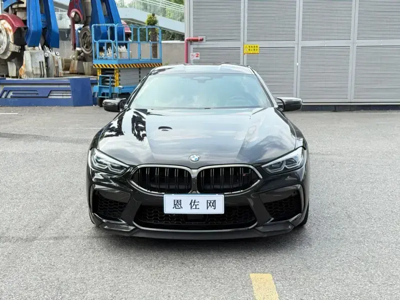 2022 BMW M8 с пробегом 30 200 км