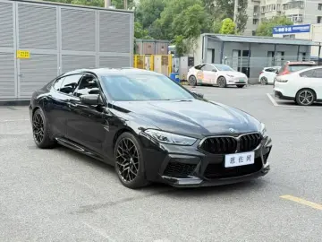 2022 BMW M8 с пробегом 30 200 км