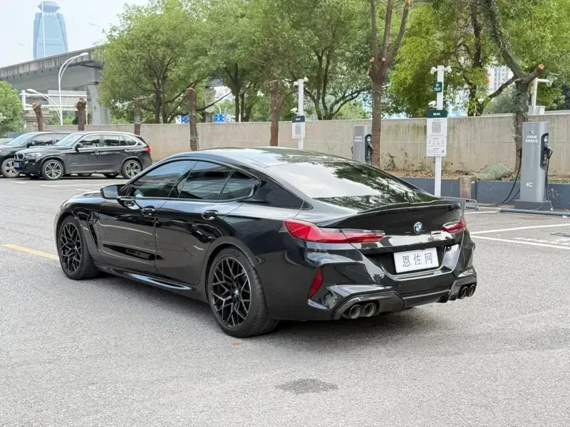 2022 BMW M8 с пробегом 30 200 км