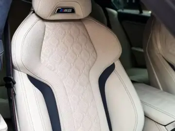 2022 BMW M8 с пробегом 20 000 км